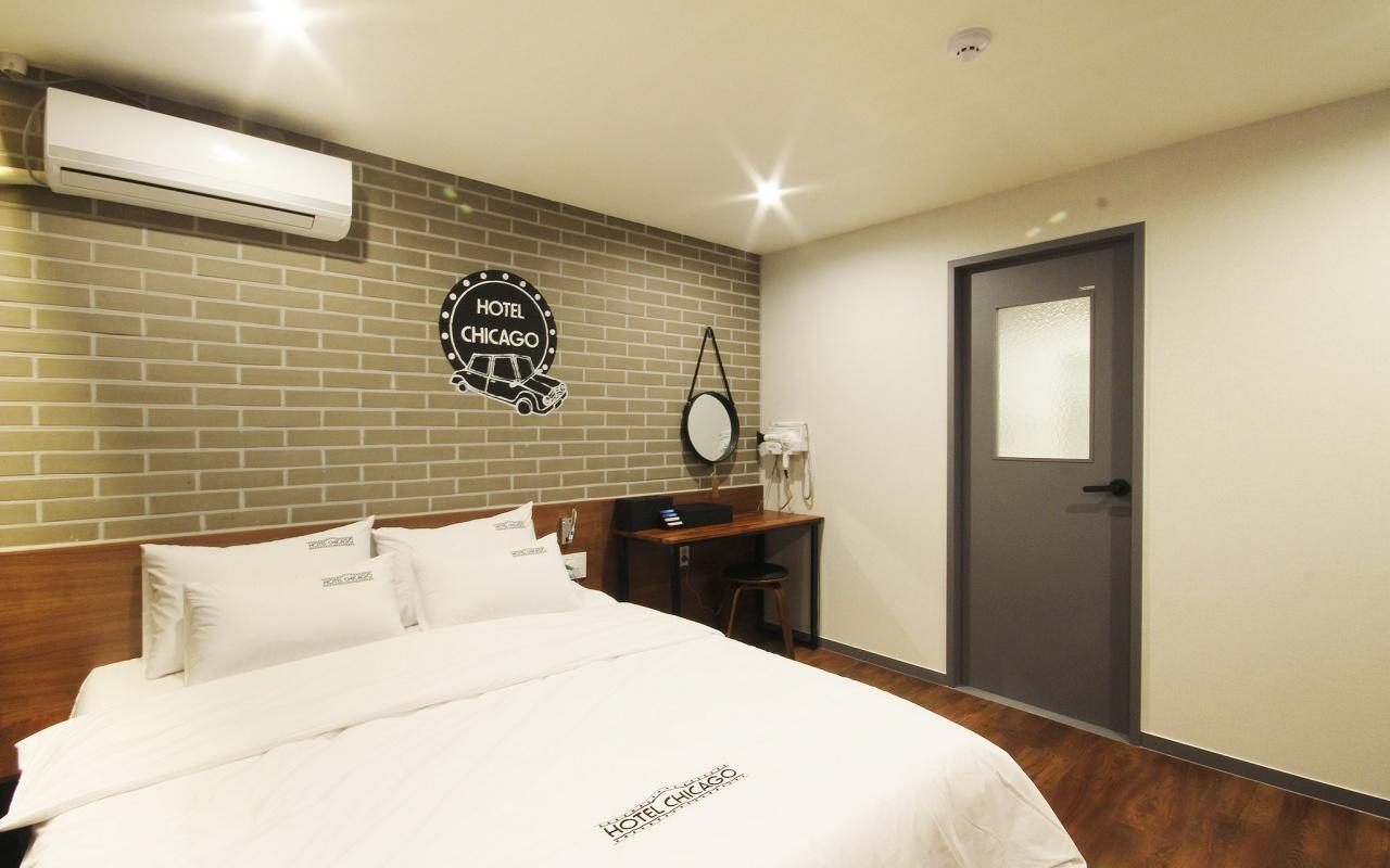 Hotel Chicago Чинджу Экстерьер фото